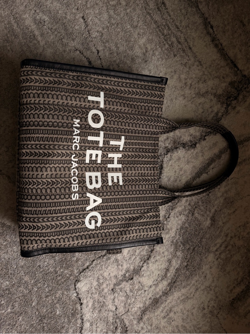 Marc Jacobs Large Jacquard Monogram Tote Bag - Picture 11 of 11
